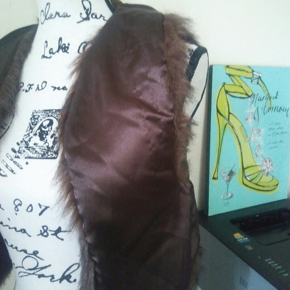 🍓NWT Faux Fur Crop Vest SZ S - Picture 6 of 6